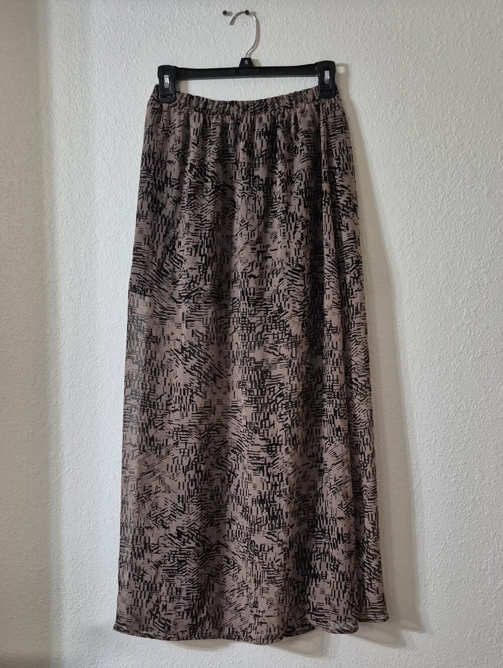 Forever 21 Taupe and Black Abstract Print Maxi Skirt